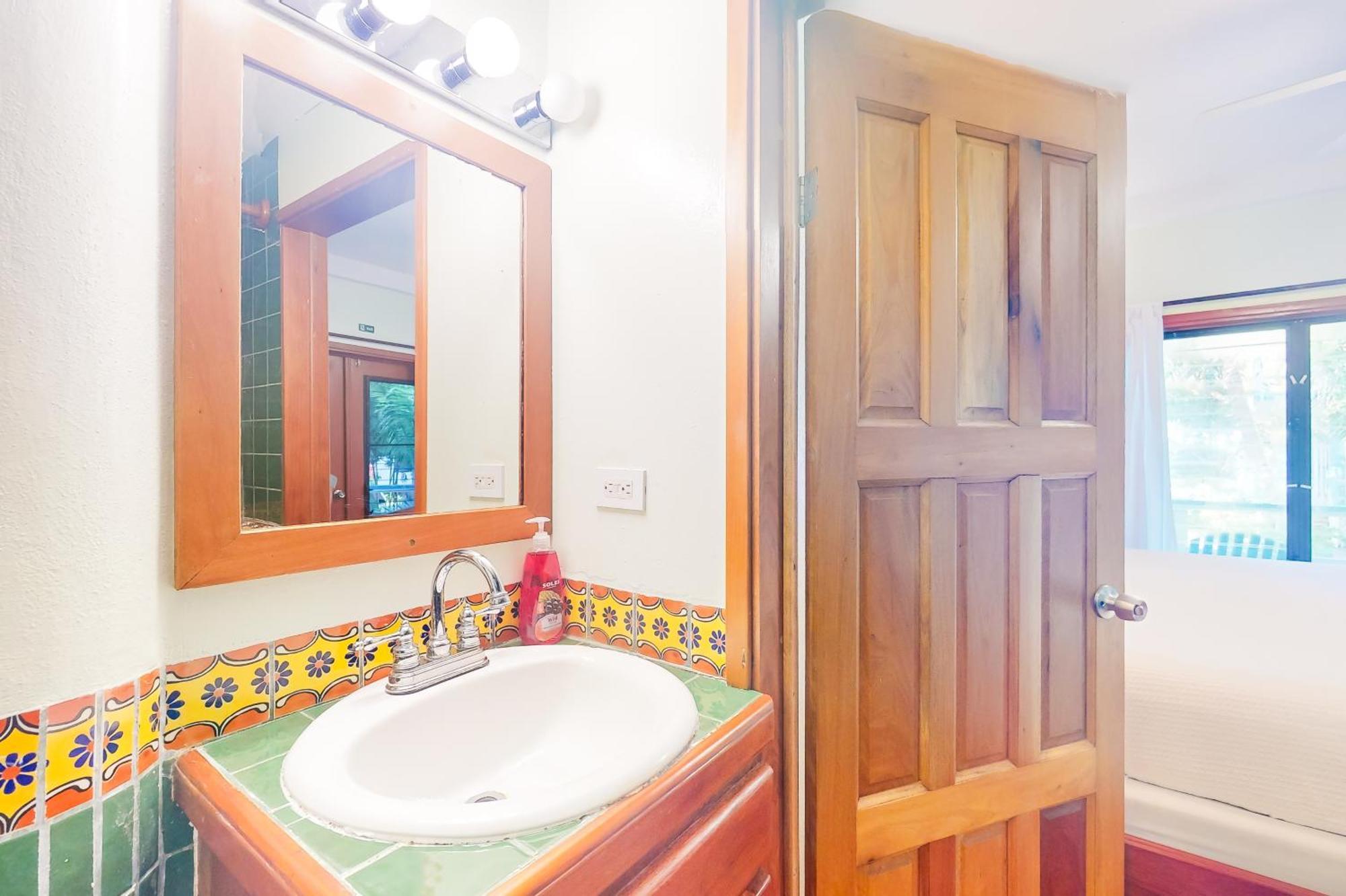 Condo #25 @ Beachside Villas Placencia 外观 照片